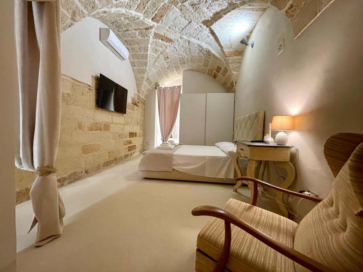 Palazzo De Carlo E Il Parco Dei 7 Pozzi Bed & Breakfast Lecce Exterior photo