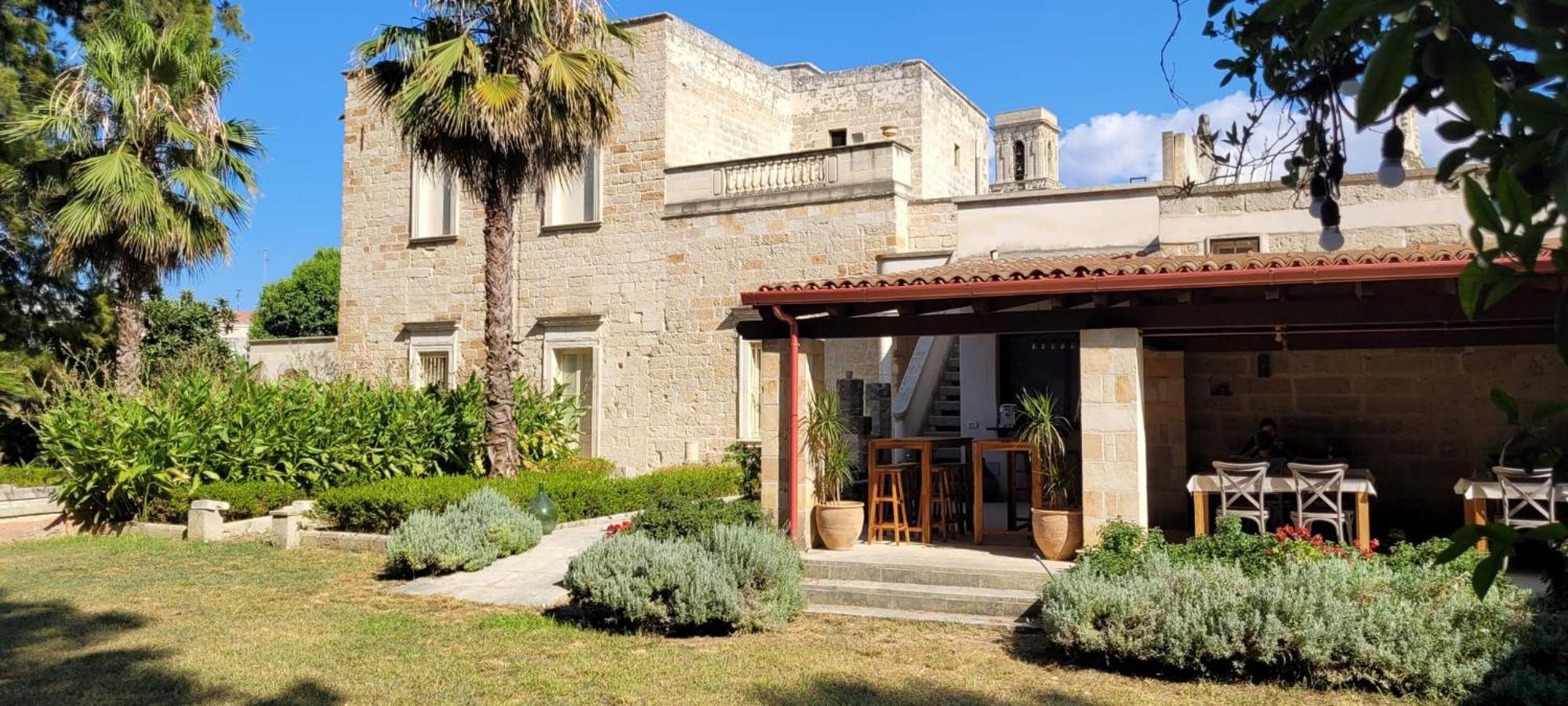 Palazzo De Carlo E Il Parco Dei 7 Pozzi Bed & Breakfast Lecce Exterior photo