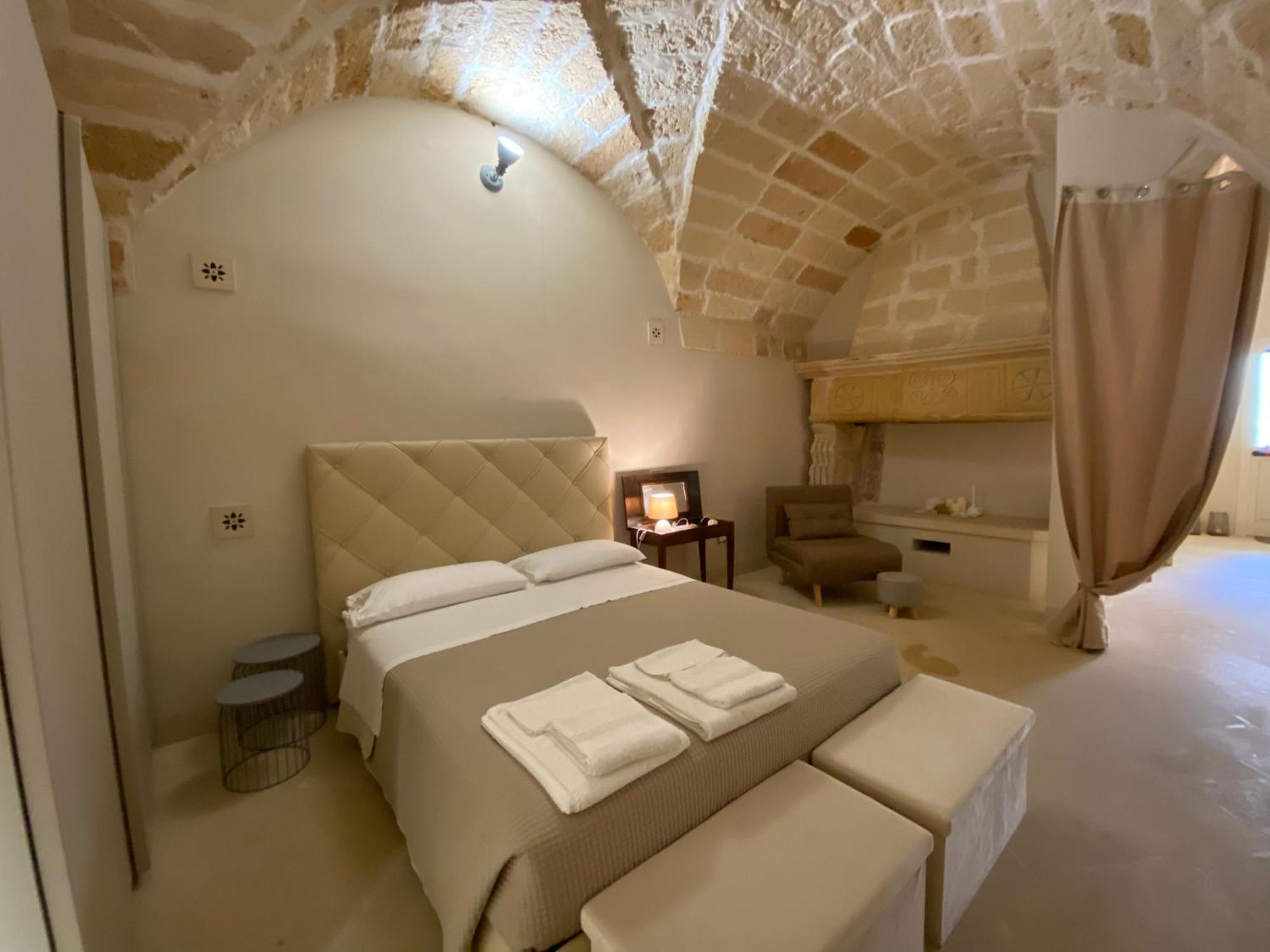 Palazzo De Carlo E Il Parco Dei 7 Pozzi Bed & Breakfast Lecce Exterior photo